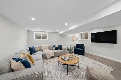 539 Honeylocust Avenue Kanata ON K2V 0L8