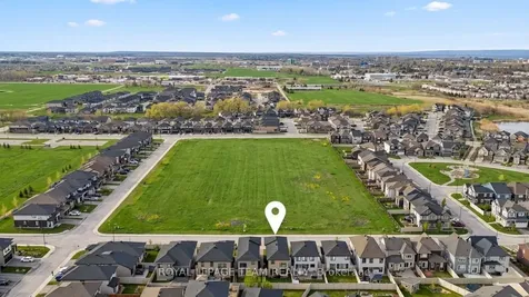 539 Honeylocust Avenue Kanata ON K2V 0L8