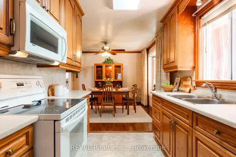 6 Harcove Street St. Catharines ON L2N 1W8