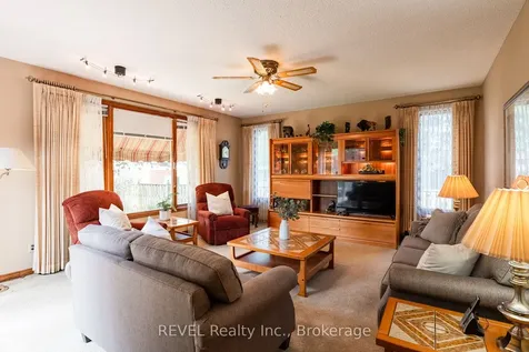 6 Harcove Street St. Catharines ON L2N 1W8