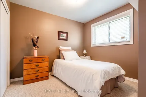 6 Harcove Street St. Catharines ON L2N 1W8