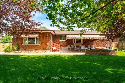 6 Harcove Street St. Catharines ON L2N 1W8
