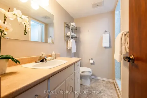 6 Harcove Street St. Catharines ON L2N 1W8