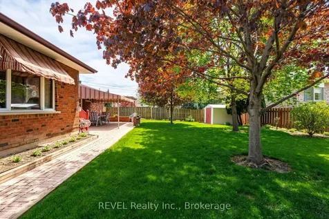 6 Harcove Street St. Catharines ON L2N 1W8