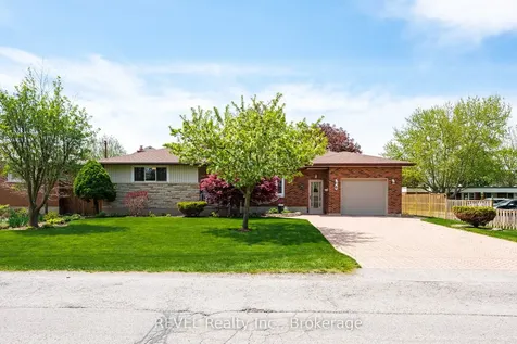 6 Harcove Street St. Catharines ON L2N 1W8