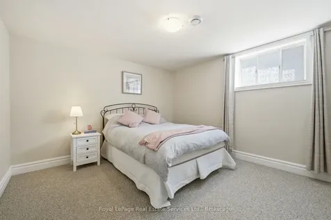 35 Maplehurst Crescent Prince Edward County ON K0K 3L0