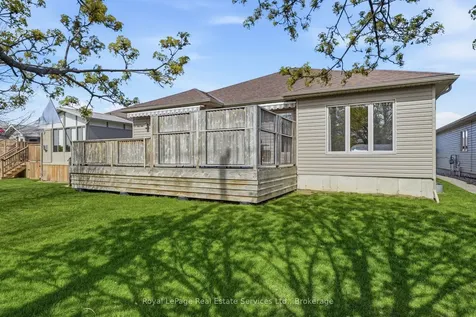 35 Maplehurst Crescent Prince Edward County ON K0K 3L0