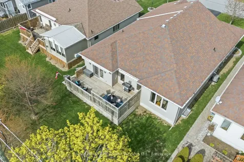 35 Maplehurst Crescent Prince Edward County ON K0K 3L0