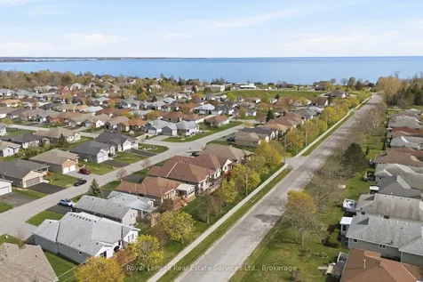 35 Maplehurst Crescent Prince Edward County ON K0K 3L0