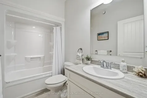 35 Maplehurst Crescent Prince Edward County ON K0K 3L0