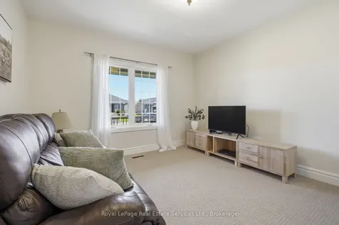 35 Maplehurst Crescent Prince Edward County ON K0K 3L0