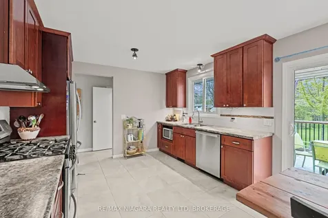 8751 Banting Avenue Niagara Falls ON L2G 6Z7