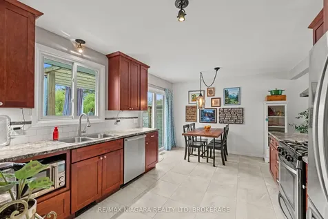 8751 Banting Avenue Niagara Falls ON L2G 6Z7