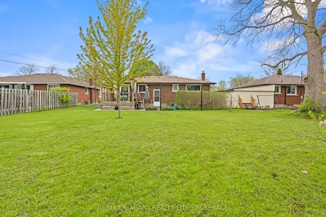 8751 Banting Avenue Niagara Falls ON L2G 6Z7