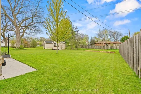 8751 Banting Avenue Niagara Falls ON L2G 6Z7