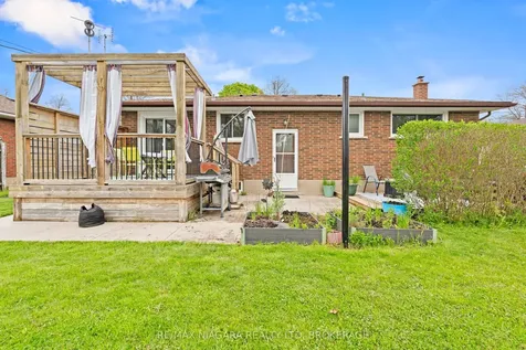 8751 Banting Avenue Niagara Falls ON L2G 6Z7
