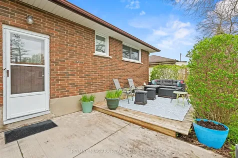 8751 Banting Avenue Niagara Falls ON L2G 6Z7