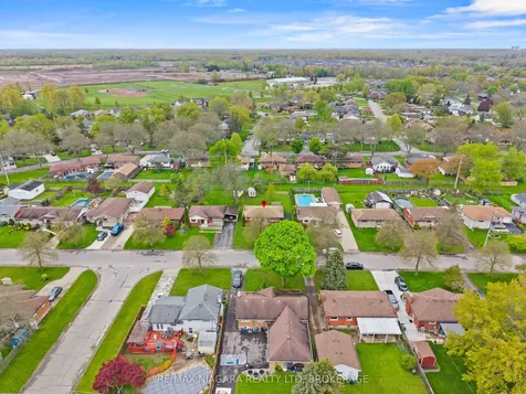 8751 Banting Avenue Niagara Falls ON L2G 6Z7