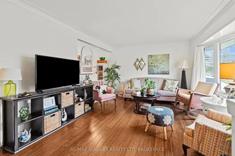 8751 Banting Avenue Niagara Falls ON L2G 6Z7