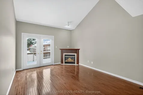 9 Manitoulin Trail Hamilton ON L9B 2X8