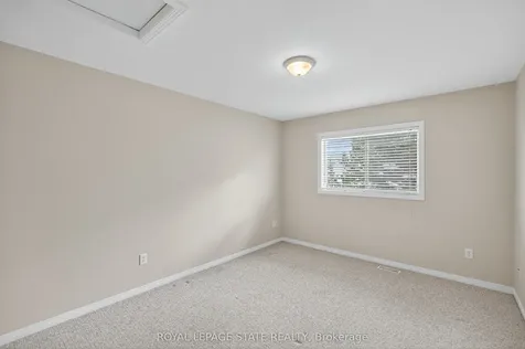 9 Manitoulin Trail Hamilton ON L9B 2X8