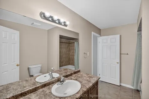 9 Manitoulin Trail Hamilton ON L9B 2X8