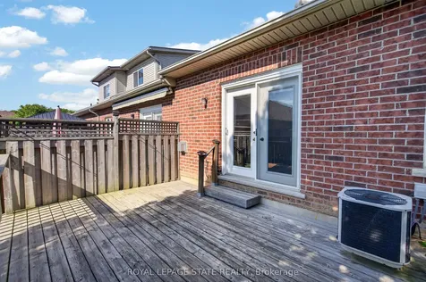 9 Manitoulin Trail Hamilton ON L9B 2X8