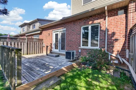 9 Manitoulin Trail Hamilton ON L9B 2X8
