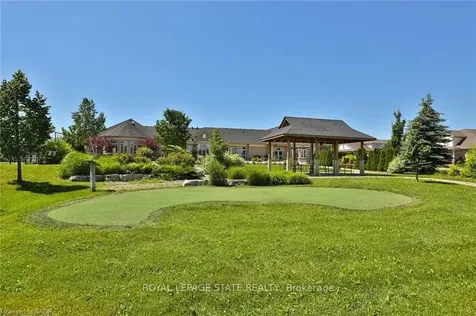 9 Manitoulin Trail Hamilton ON L9B 2X8