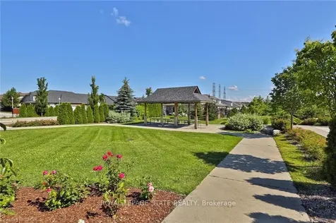 9 Manitoulin Trail Hamilton ON L9B 2X8