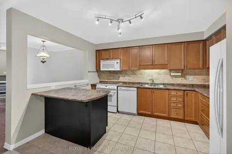 9 Manitoulin Trail Hamilton ON L9B 2X8
