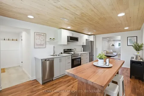 129 Elma Street St. Catharines ON L2N 6A1