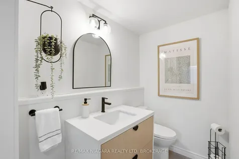129 Elma Street St. Catharines ON L2N 6A1