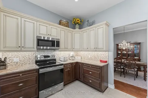 82 Axel Crescent Kanata ON K2V 0K4