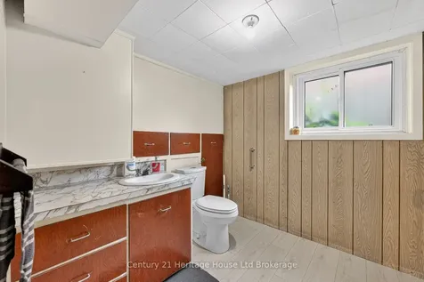 1004 Nesbitt Crescent Woodstock ON N4S 7P1
