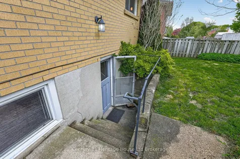 1004 Nesbitt Crescent Woodstock ON N4S 7P1