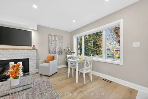 262 Broadway Avenue Hamilton ON L8S 2W8
