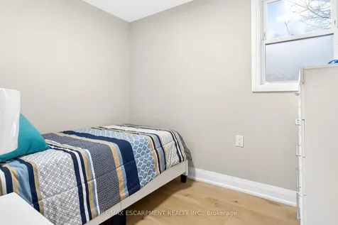 262 Broadway Avenue Hamilton ON L8S 2W8
