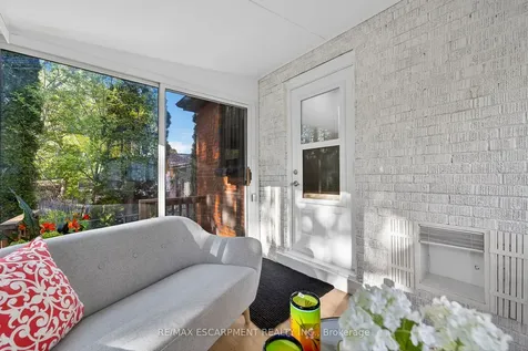262 Broadway Avenue Hamilton ON L8S 2W8
