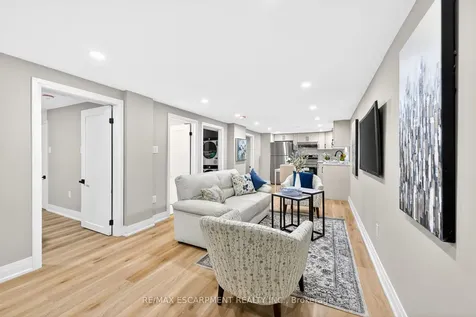 262 Broadway Avenue Hamilton ON L8S 2W8
