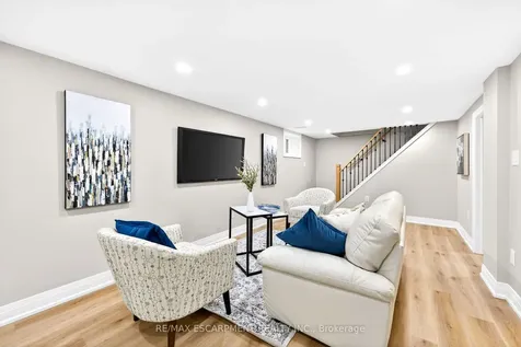262 Broadway Avenue Hamilton ON L8S 2W8