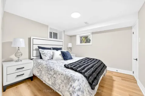 262 Broadway Avenue Hamilton ON L8S 2W8