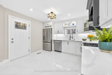 262 Broadway Avenue Hamilton ON L8S 2W8