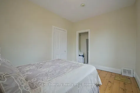 12 Clarence Place Kitchener ON N2H 2L2