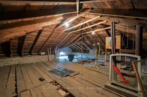 12 Clarence Place Kitchener ON N2H 2L2