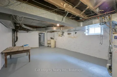 12 Clarence Place Kitchener ON N2H 2L2