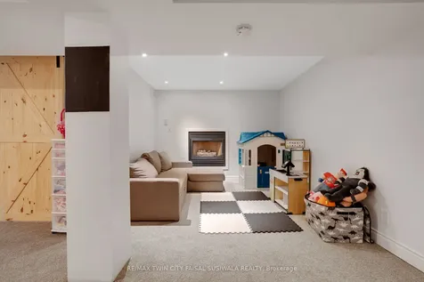 26 Telfer Court Cambridge ON N1T 1G3