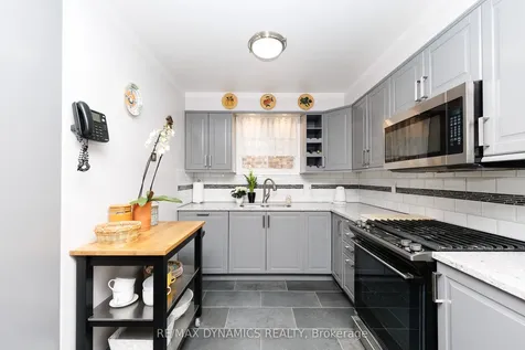 15 Rollins Drive Welland ON L3C 6Z7