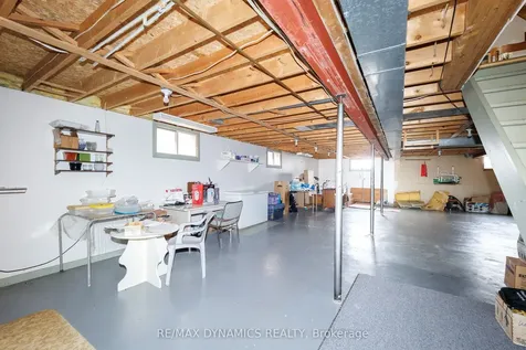 15 Rollins Drive Welland ON L3C 6Z7