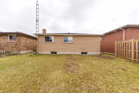 15 Rollins Drive Welland ON L3C 6Z7